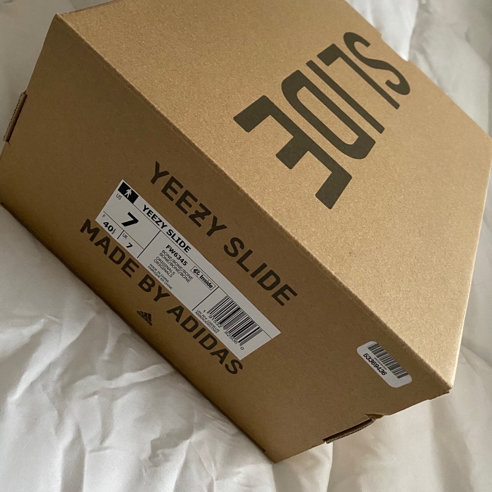 yeezy slides